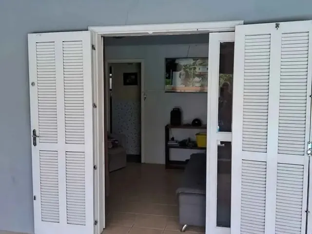 Imagem 2: C76 - Excelente Residência com Piscina a Apenas 300 Metros do Mar