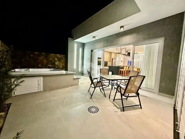 Imagem 3: Casa Térrea em Condomínio com 4 Suítes Mobiliada e Garagem no Terrasul em Capão Da