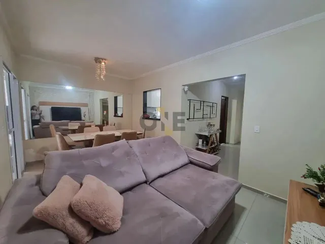 Imagem: Casa com 3 Dormitórios, Sendo 1 Suíte