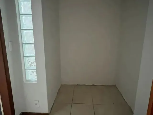 Imagem 2: Imóvel para Aluguel com 290 Metros Quadrados com 4 Quartos em Itapuã - Vila Velha - Es