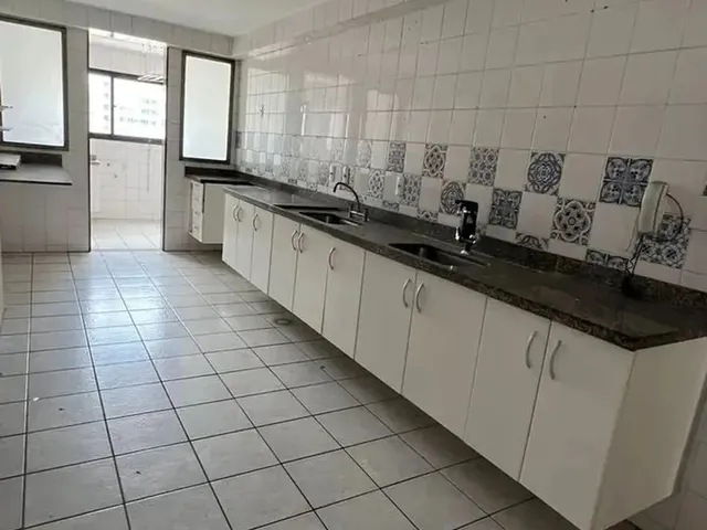 Imagem 13: Imóvel para Aluguel com 290 Metros Quadrados com 4 Quartos em Itapuã - Vila Velha - Es