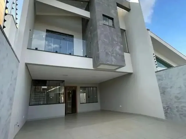 Imagem: Casa À Venda em Maringá com 4 Suítes