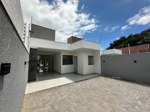 Imagem 9: Casa Moderna com Pé Direito Alto e Amplo Espaço nos Fundos- Direto com Proprietário!