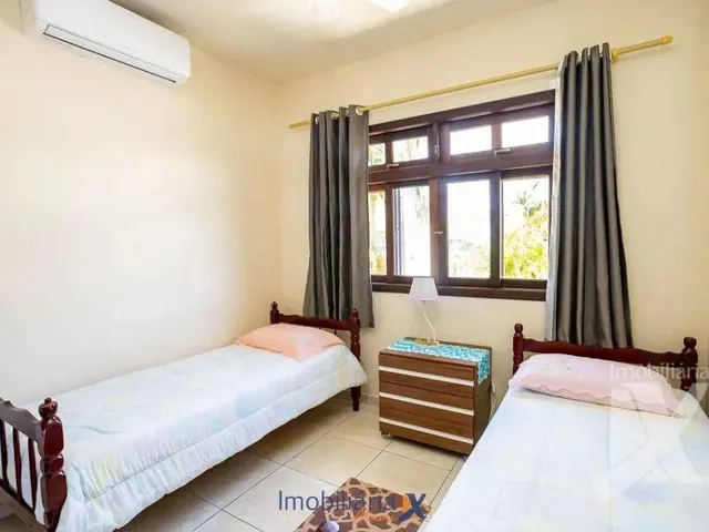 Imagem 2: Casa com Piscina e Ar + 4 Dorm. para Alugar, 200 M² por R$ 2.000/Dia - Atami - Pontal Do