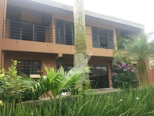 Imagem: Casa com 6 Dormitórios( Sendo Que 2 São