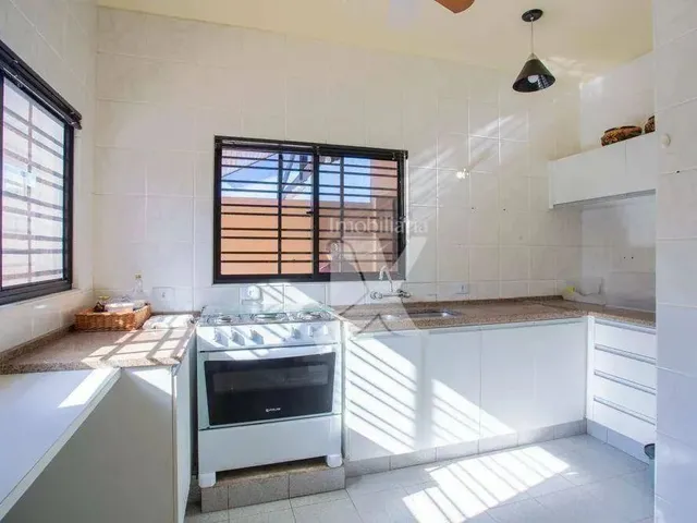 Imagem 5: Casa com 6 Dormitórios( Sendo Que 2 São Suítes) para Alugar, 294 M² por R$ 2.500/Dia