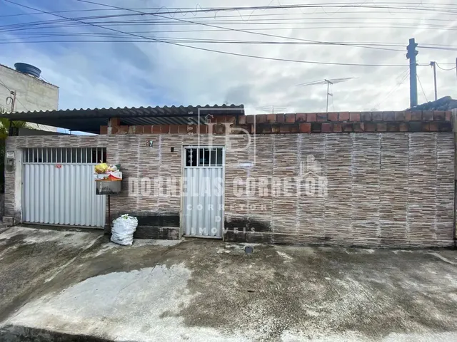 Imagem: A casa possui 2 Dormitórios, 1 Banheiro, 3 Vagas na