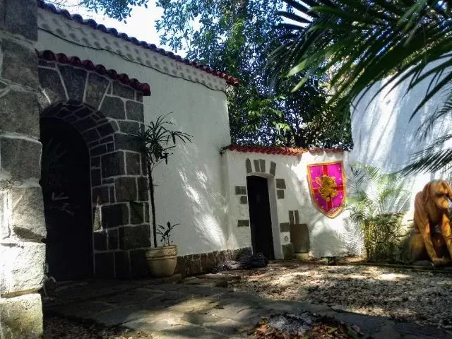 Imagem 1: Mansão À Beira-Mar com Sete Quartos - Joa