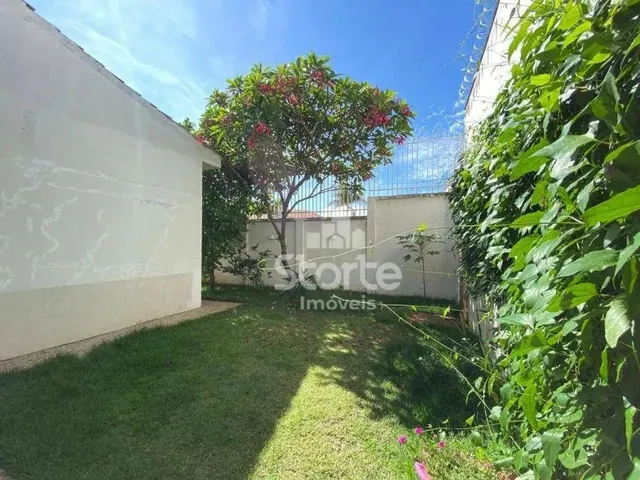 Imagem 2: Casa com 3 Dormitórios para Alugar, 228 M² por R$ 5.500,00/Mês - Tabajaras