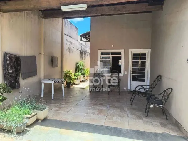 Imagem: Casa com 3 Dormitórios para Alugar, 156