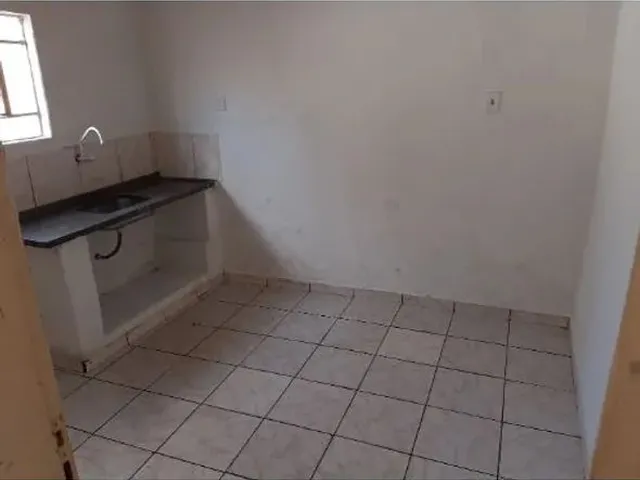 Imagem 3: Aluga-Se Uma Casa Dá Frente