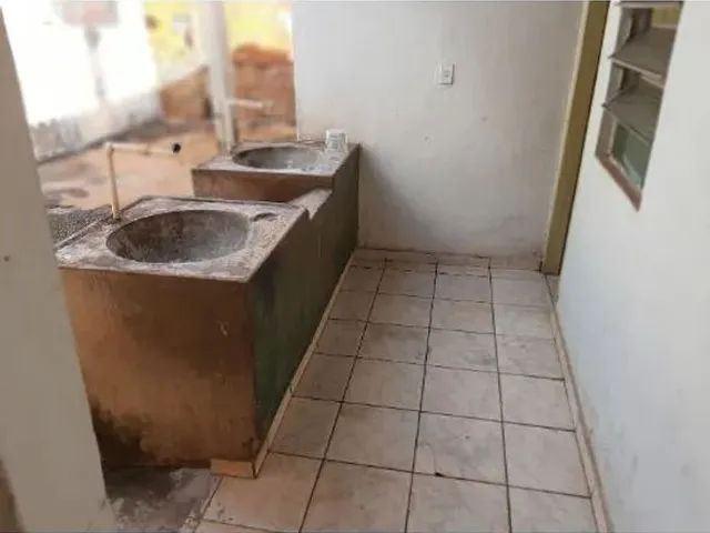 Imagem 5: Aluga-Se Uma Casa Dá Frente