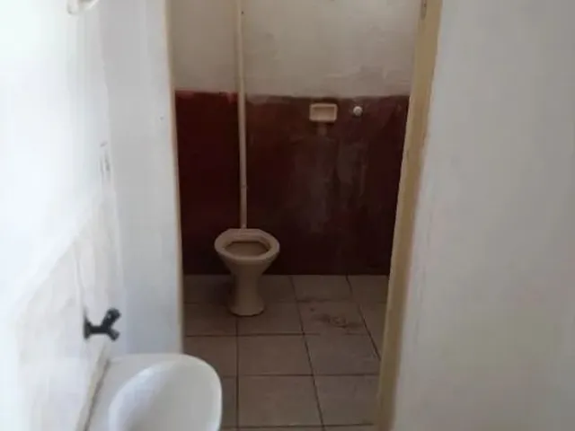 Imagem 6: Aluga-Se Uma Casa Dá Frente