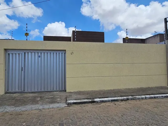 Imagem: Vende-Se Casa 2/4 e Churrasqueira,Cidade