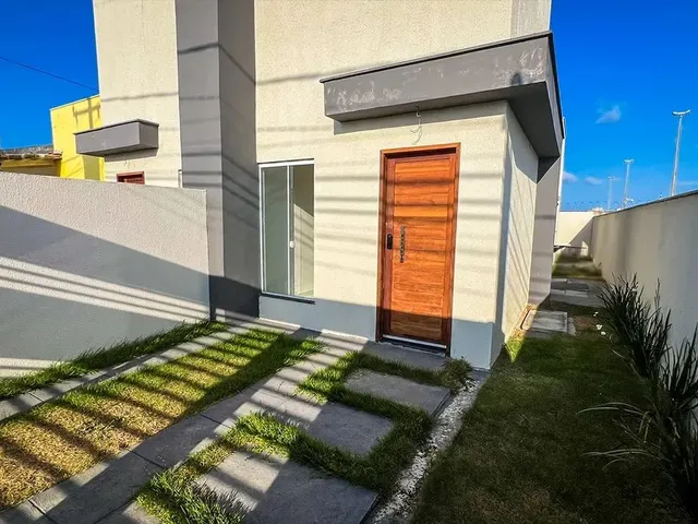 Imagem 7: Casa À Venda no Caminho do Sol com 2 Quartos, Sendo 1 Suíte - Modernidade e Conforto