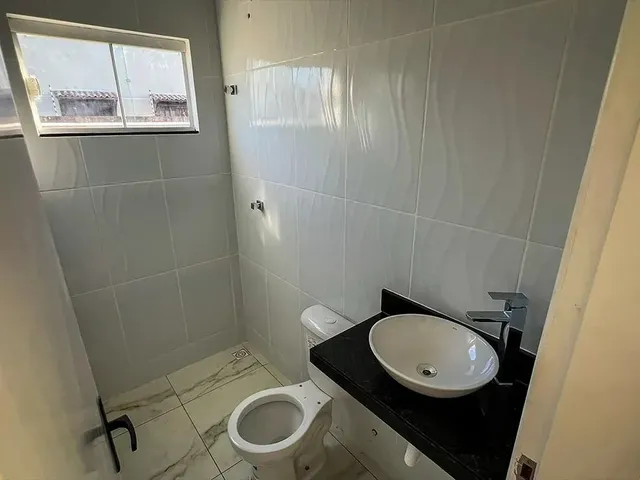 Imagem 5: Casa À Venda no Caminho do Sol com 2 Quartos, Sendo 1 Suíte - Modernidade e Conforto