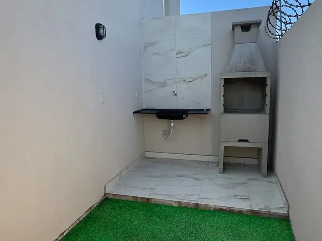 Imagem 6: Casa À Venda no Caminho do Sol com 2 Quartos, Sendo 1 Suíte - Modernidade e Conforto