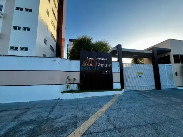 Imagem: O apartamento possui 5 Dormitórios, 1 Suíte, 3 Banheiros,
