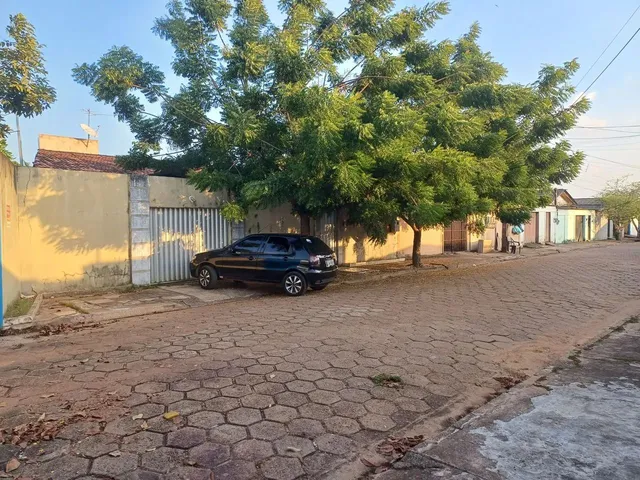 Imagem: A casa possui 3 Dormitórios, 1 Suíte, 2 Banheiros, 2 Vagas