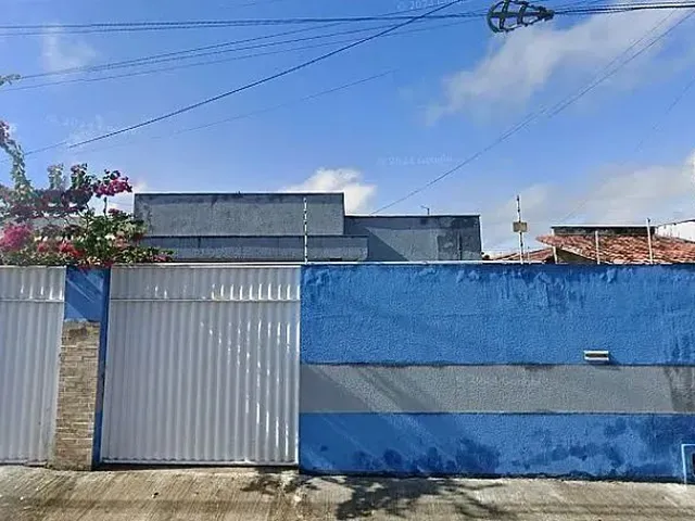 Imagem: A casa possui 3 Dormitórios, 1 Suíte, 2 Banheiros, 1 Vaga