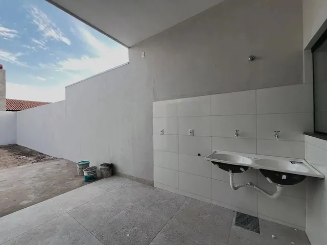 Imagem 2: Casa em Magabeira. Varanda, Área de serviço, 1 Banheiroe2...