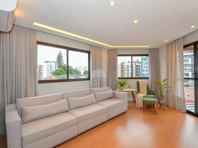 Imagem 6: Imóvel para Venda Possui 163 Metros Quadrados com 4 Quartos em Bacacheri - Curitiba - Pr