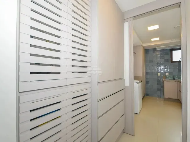 Imagem 13: Imóvel para Venda Possui 163 Metros Quadrados com 4 Quartos em Bacacheri - Curitiba - Pr