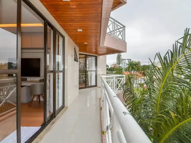 Imagem 2: Imóvel para Venda Possui 163 Metros Quadrados com 4 Quartos em Bacacheri - Curitiba - Pr