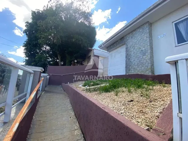 Imagem 12: Ampla Casa de 4 Dormitórios com Churrasqueira e Quintal!