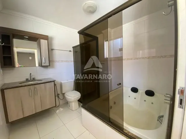 Imagem 14: Ampla Casa de 4 Dormitórios com Churrasqueira e Quintal!