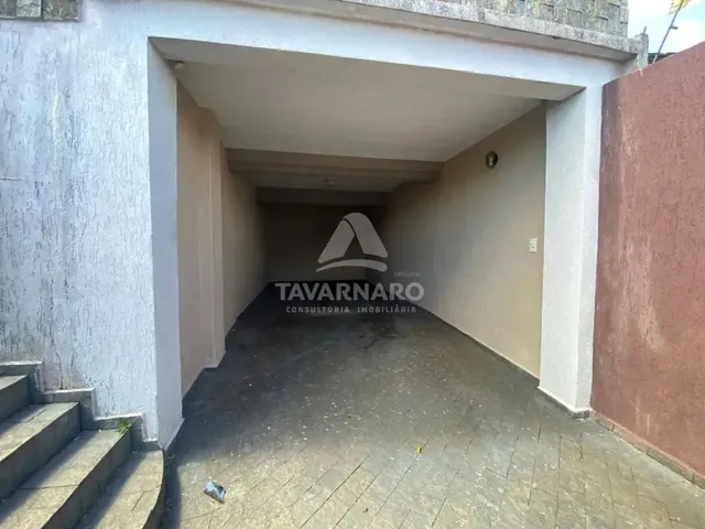 Imagem 7: Ampla Casa de 4 Dormitórios com Churrasqueira e Quintal!