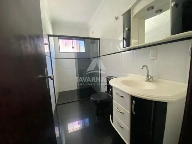 Imagem 10: Ampla Casa de 4 Dormitórios com Churrasqueira e Quintal!
