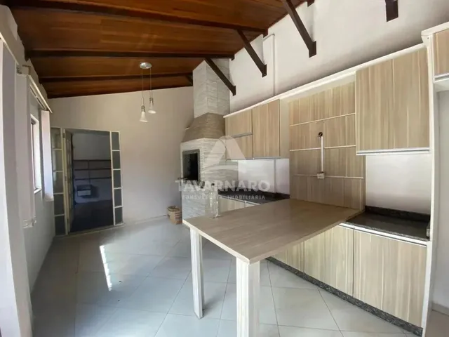 Imagem 16: Ampla Casa de 4 Dormitórios com Churrasqueira e Quintal!