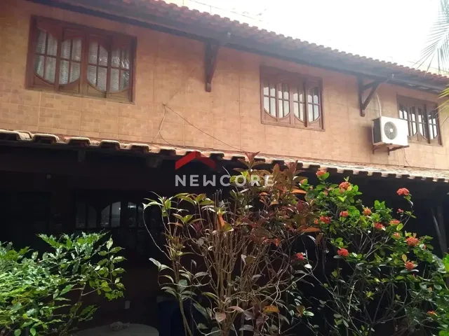Imagem: A casa possui 2 Dormitórios, 2 Suítes, 3 Banheiros, 3