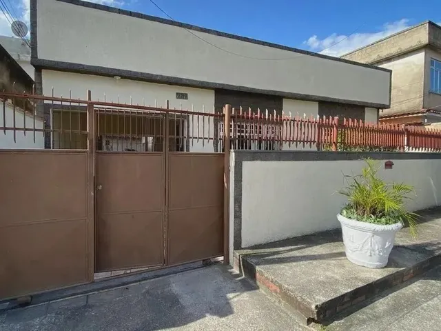 Imagem: A casa possui 3 Dormitórios, 2 Banheiros, Acomodam 20
