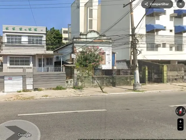 Imagem: A casa possui 3 Dormitórios, 1 Banheiro, 1 Vaga na