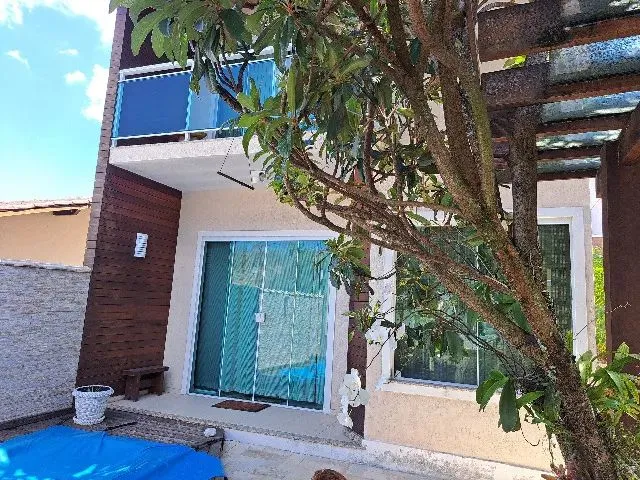 Imagem: A casa em condomínio possui 2 Dormitórios, 2 Suítes, 3