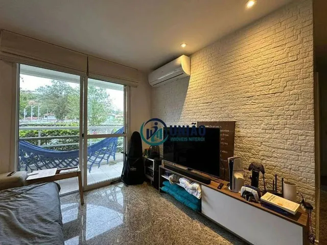 Imagem: O apartamento possui 2 Dormitórios, 1 Suíte, 2 Banheiros,
