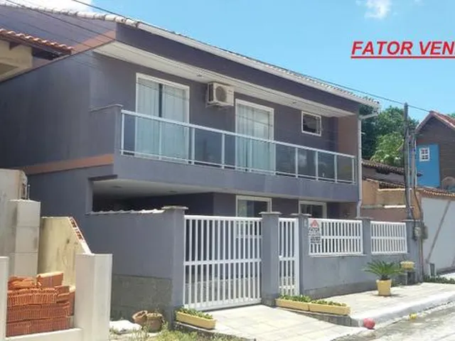 Imagem: A casa em condomínio possui 4 Dormitórios, 4 Banheiros, 1