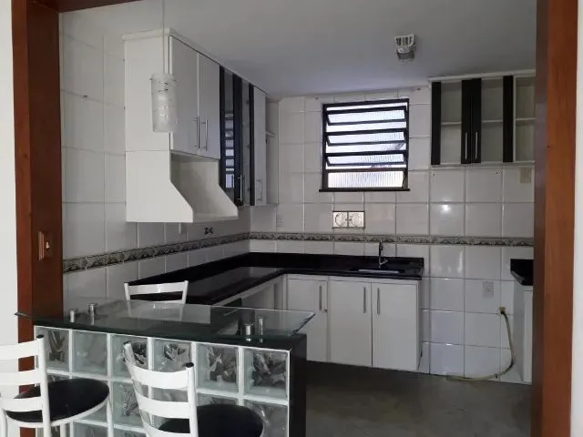 Imagem: Casa em Condomínio - 3 Quartos - Bairro