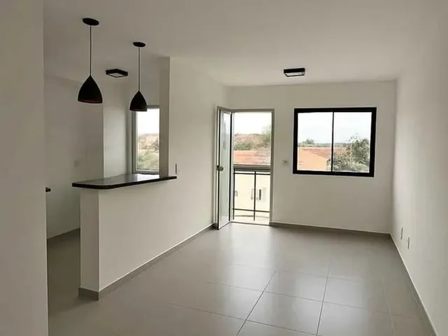 Imagem: O apartamento possui 2 Dormitórios, 1 Banheiro, 1 Vaga na