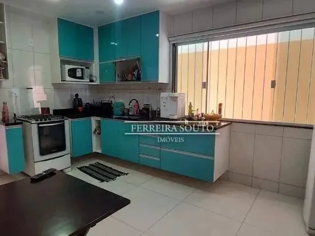Imagem: Casa com 4 Dormitórios À Venda, 237 M²