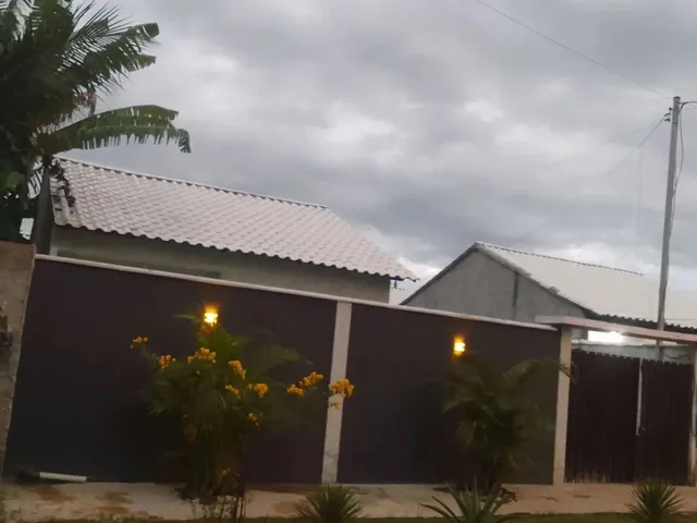 Imagem: Casa com Piscina e Garagem Coberta