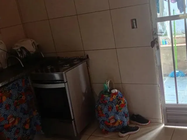 Imagem 3: 2 Casas em Itaboraí, Cada Uma com Sala, 2 Quartos, Cozinha, Banheiro e Varanda