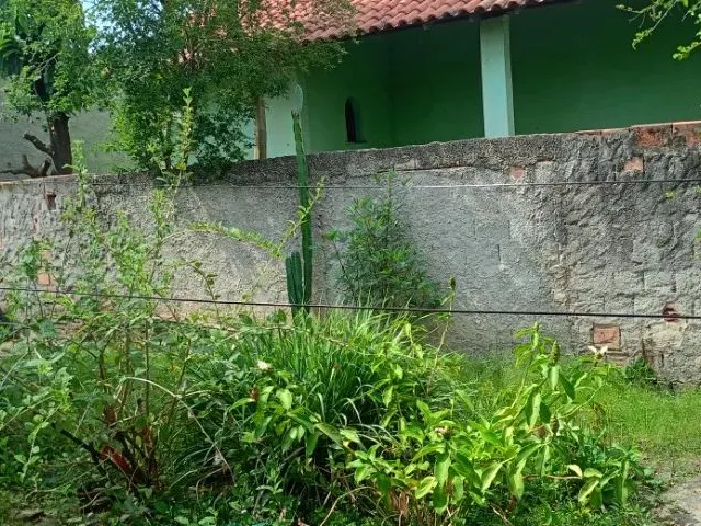 Imagem 2: 2 Casas em Itaboraí, Cada Uma com Sala, 2 Quartos, Cozinha, Banheiro e Varanda