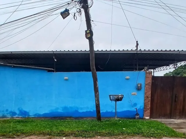 Imagem: A casa possui 5 Dormitórios, 3 Banheiros, 5 Vagas na