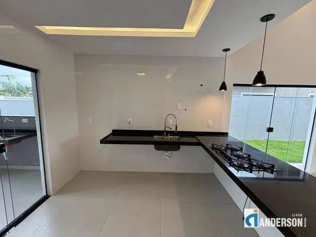 Imagem 7: Maravilhosa Casa Estilo Moderna com 3 Quartos (2 Suites) com Churrasqueira em Terreno de 4
