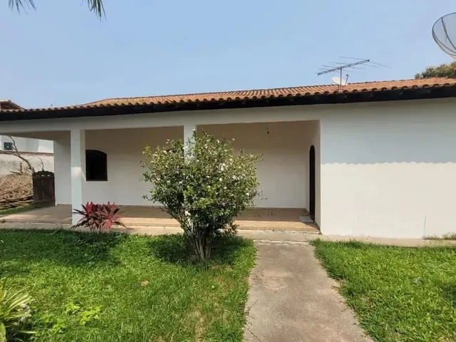 Imagem: Belíssima Casa com 3 Quartos À Venda