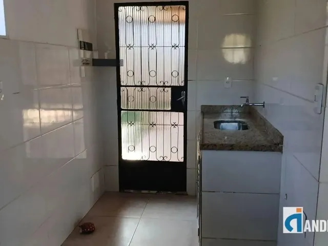 Imagem 3: Oportunidade Única, Casa Sala, 3 Qtos, Terreno Inteiro, Próximo a Lagoa do Marine