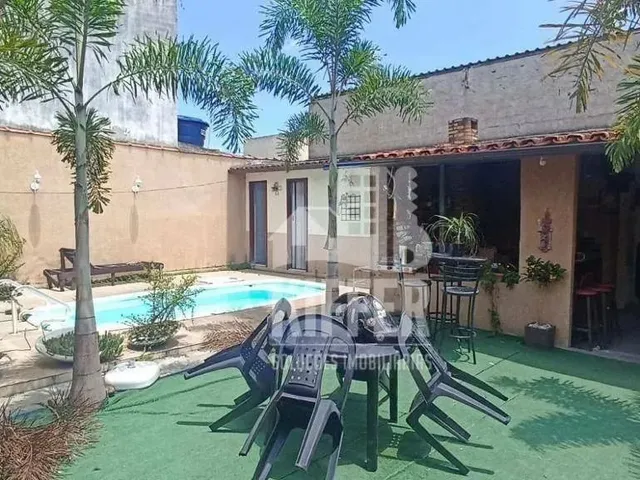 Imagem: Casa com 4 Dormitórios À Venda, 170 M²